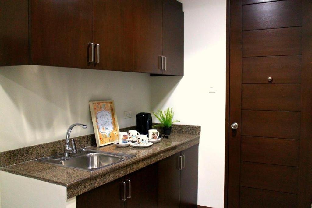 Urban Hostel Pasig City Екстериор снимка