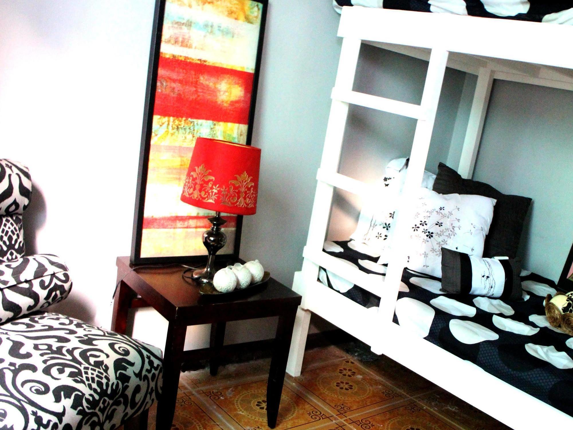 Urban Hostel Pasig City Екстериор снимка