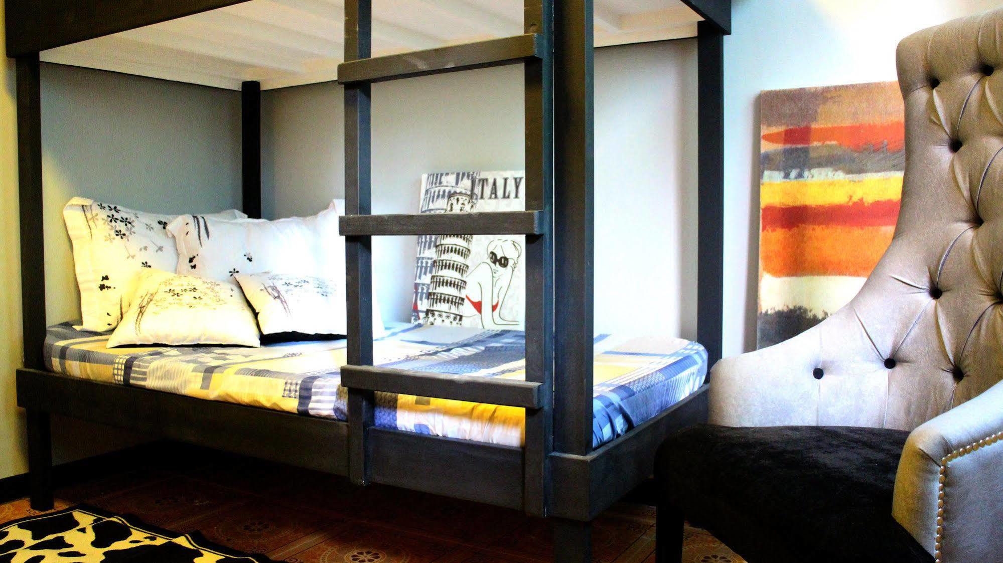 Urban Hostel Pasig City Екстериор снимка